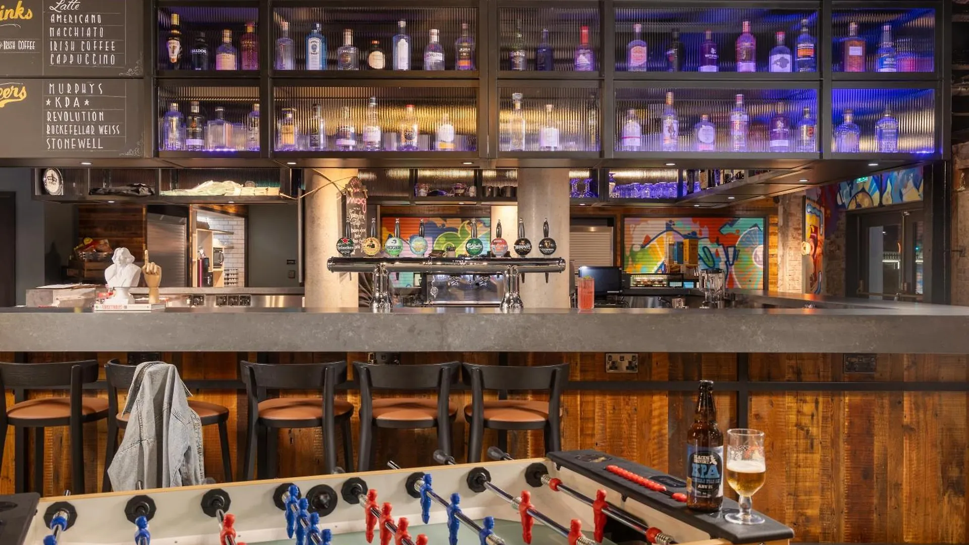 Moxy Cork Hotel 4*,